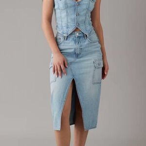 American Eagle Dreamy Drape High-Waisted Cargo Denim Midi Skirt size 2 NWT